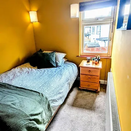 Spacious House In וילה